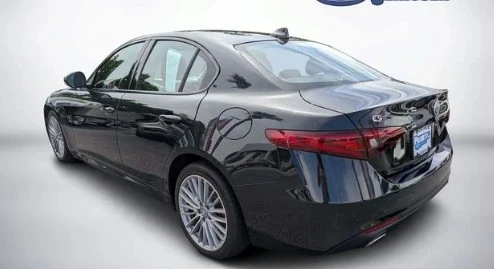 2019 Alfa Romeo Giulia - Image 5 of 11