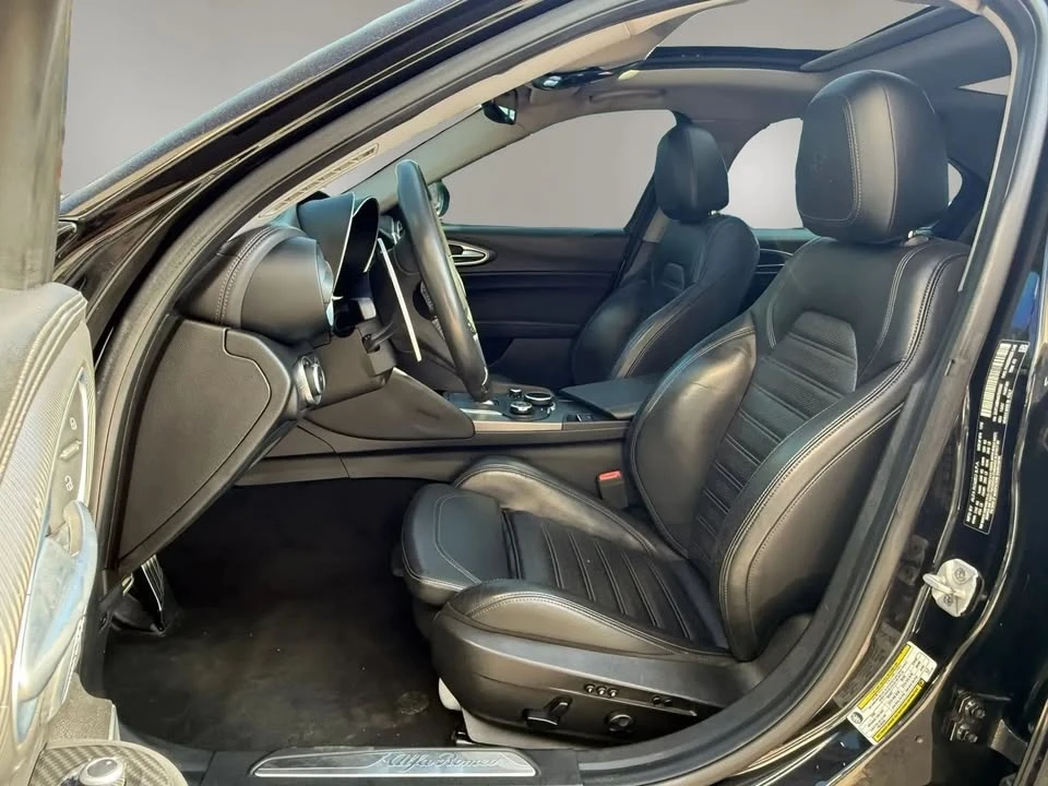 2019 Alfa Romeo Giulia - Image 10 of 20