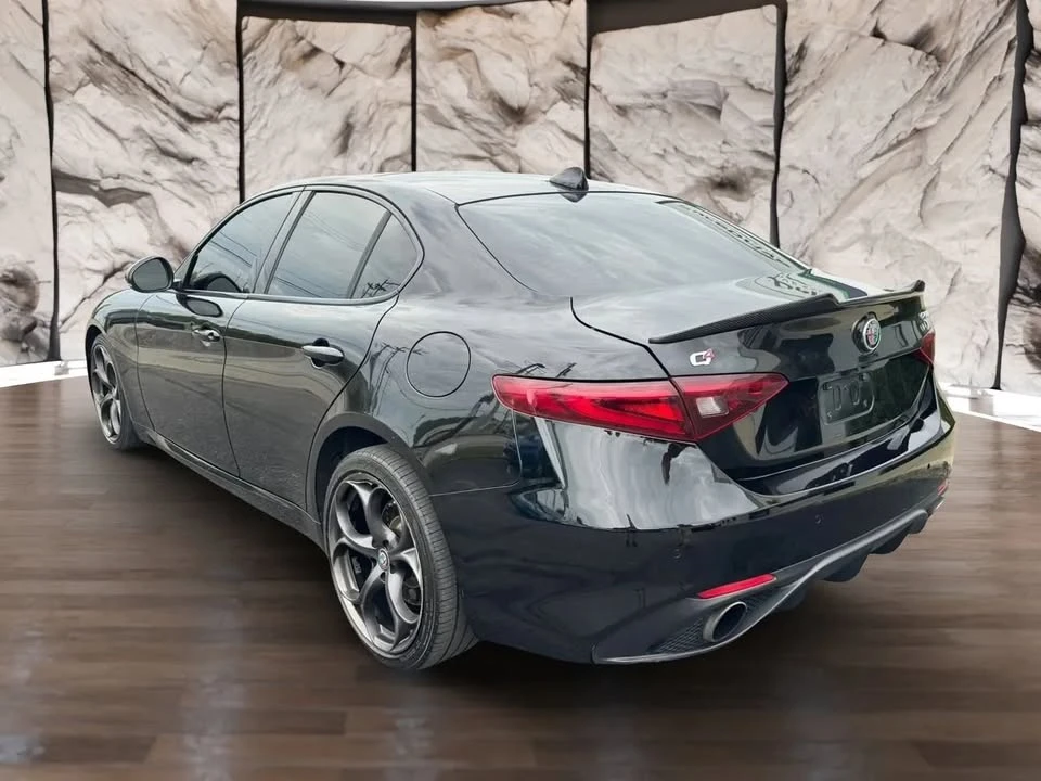 2019 Alfa Romeo Giulia - Image 5 of 20