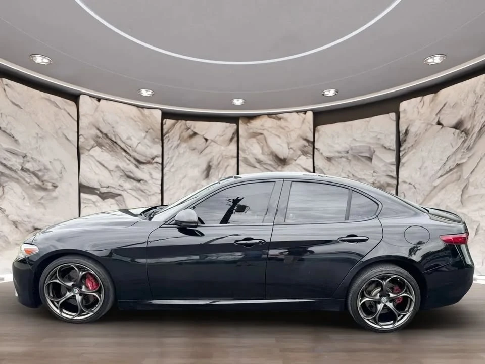 2019 Alfa Romeo Giulia - Image 4 of 20