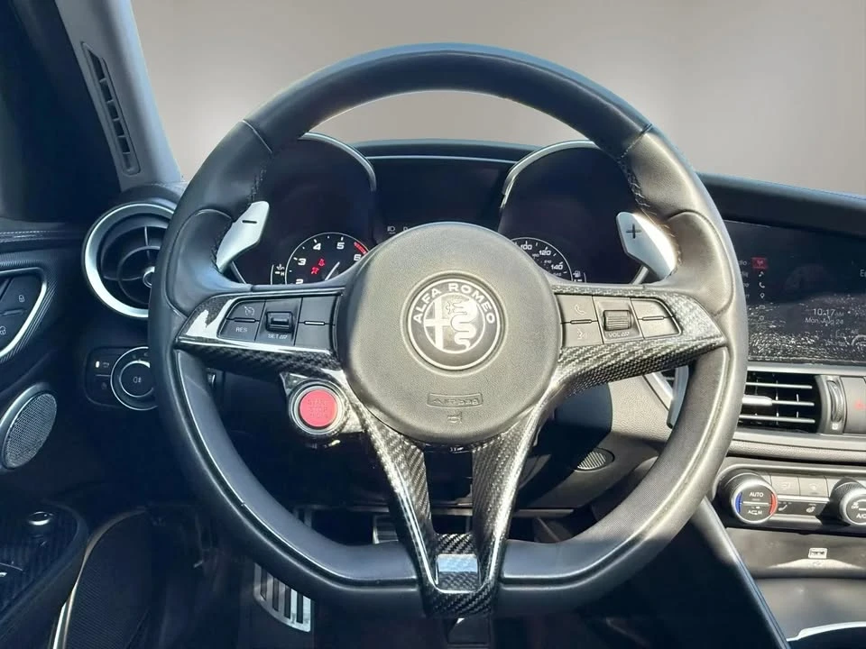 2019 Alfa Romeo Giulia - Image 11 of 20