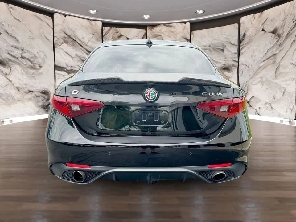 2019 Alfa Romeo Giulia - Image 6 of 20