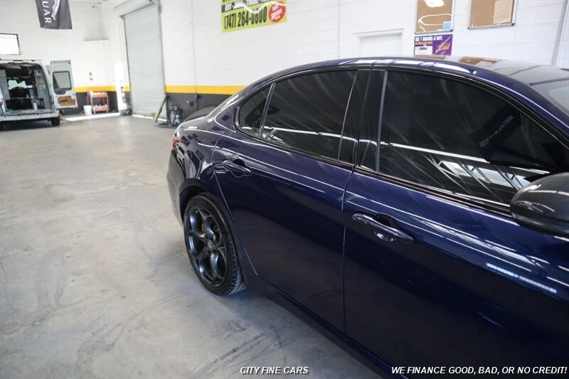 2019 Alfa Romeo Giulia - Image 10 of 20
