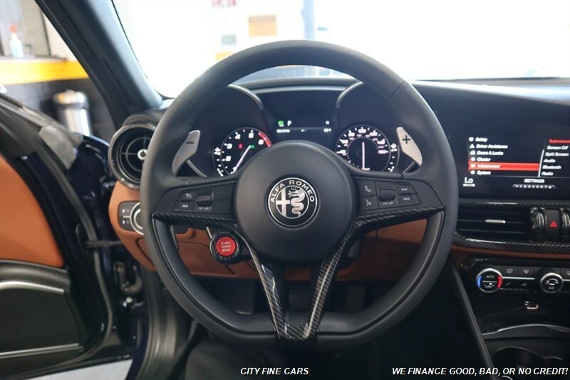 2019 Alfa Romeo Giulia - Image 15 of 20