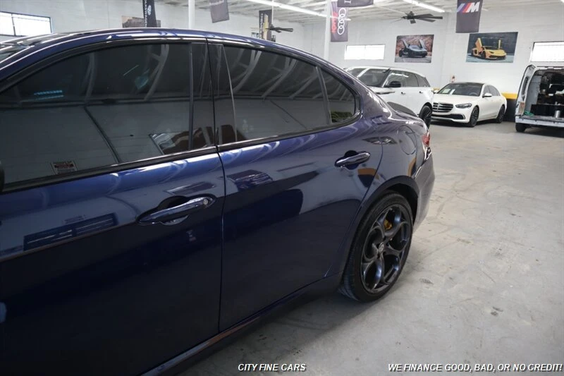 2019 Alfa Romeo Giulia - Image 6 of 20