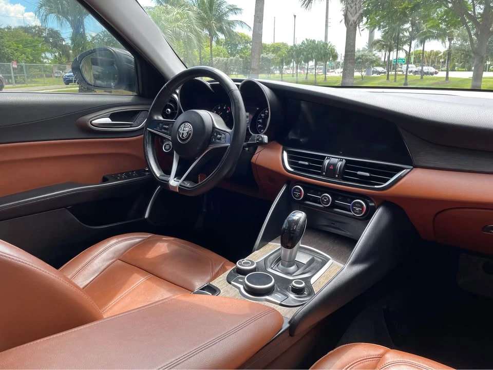 2019 Alfa Romeo Giulia - Image 11 of 12