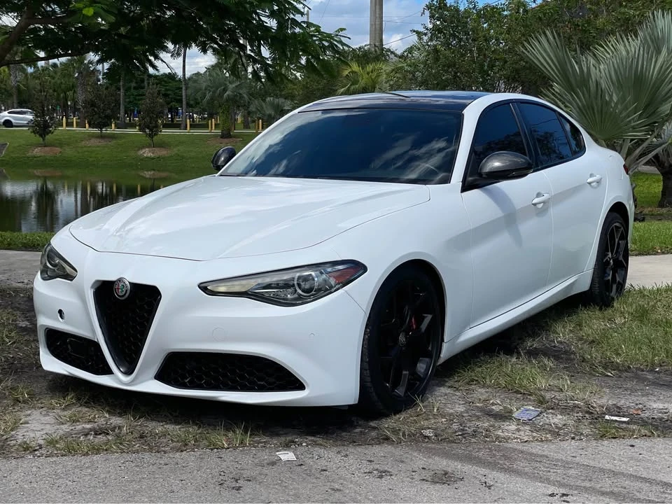 2019 Alfa Romeo Giulia - Image 2 of 12