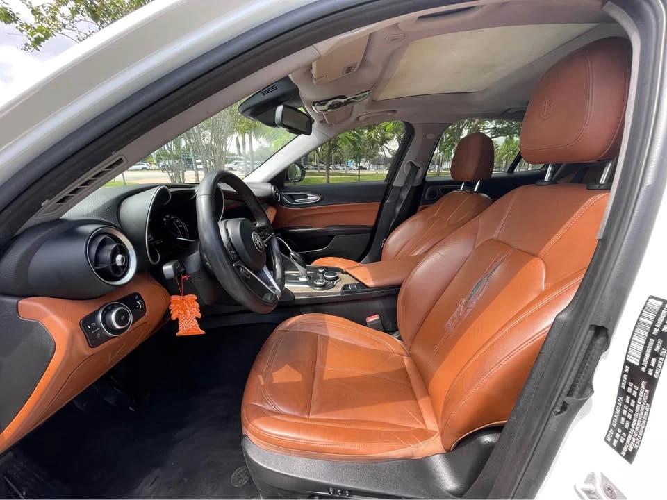 2019 Alfa Romeo Giulia - Image 8 of 12