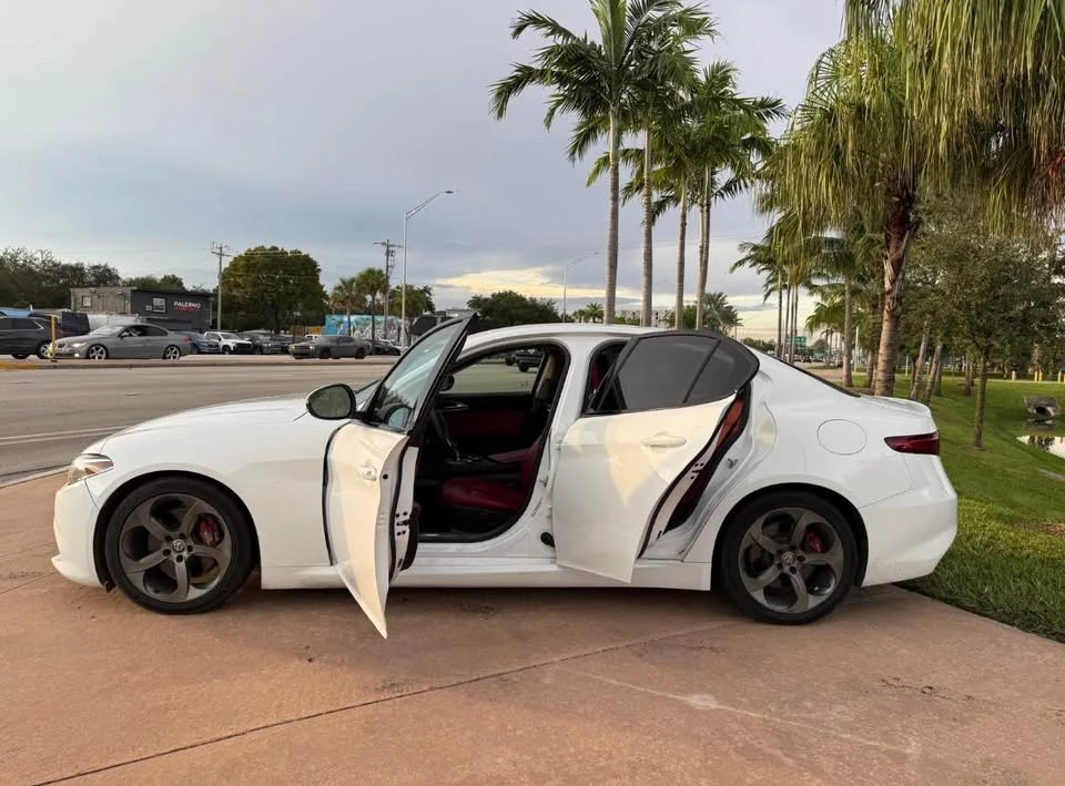2019 Alfa Romeo Giulia - Image 5 of 8