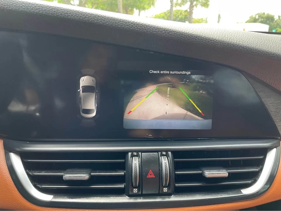 2019 Alfa Romeo Giulia - Image 7 of 12