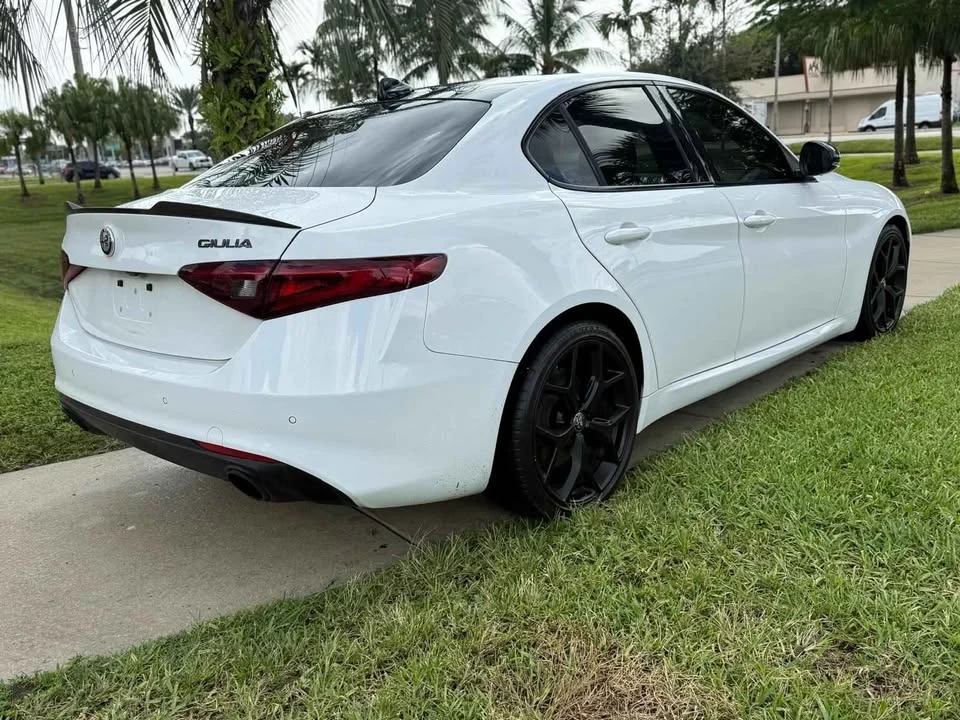 2019 Alfa Romeo Giulia - Image 3 of 11