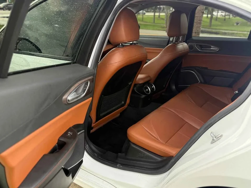 2019 Alfa Romeo Giulia - Image 6 of 11