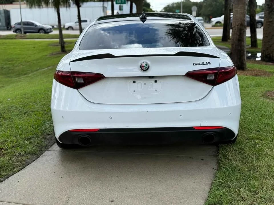 2019 Alfa Romeo Giulia - Image 4 of 11