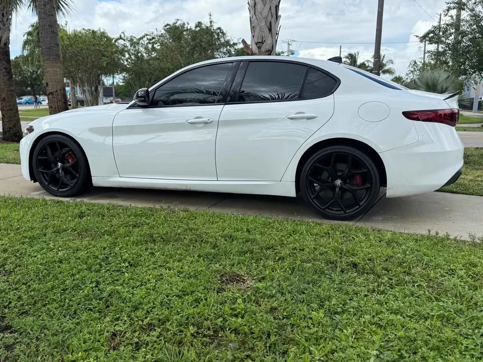 2019 Alfa Romeo Giulia - Image 5 of 11