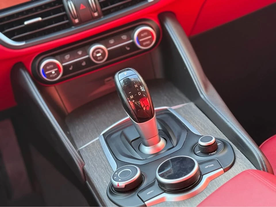 2019 Alfa Romeo Giulia - Image 14 of 14