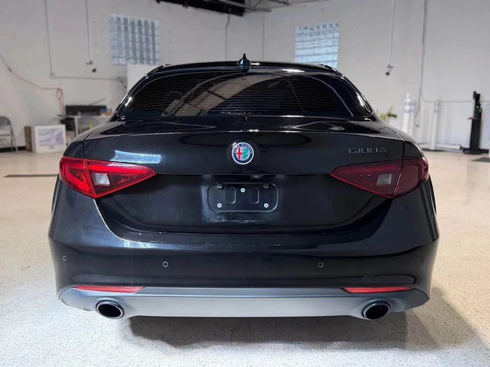 2019 Alfa Romeo Giulia - Image 5 of 11