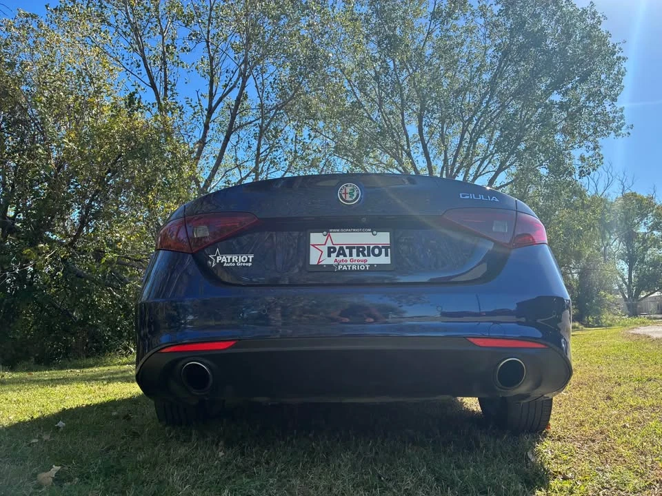 2019 Alfa Romeo Giulia - Image 5 of 13