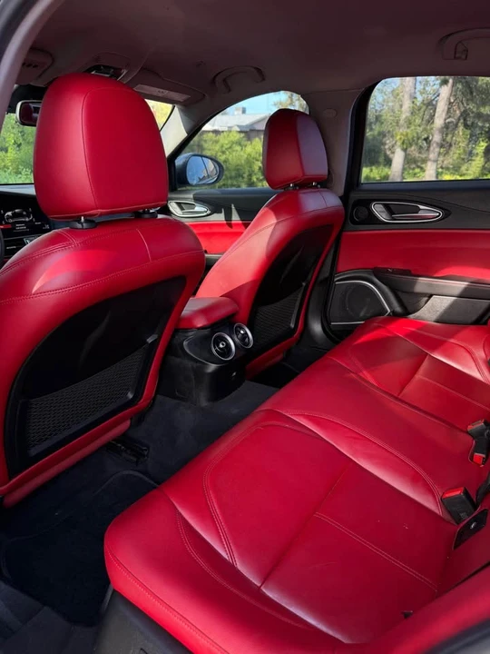 2019 Alfa Romeo Giulia - Image 8 of 13