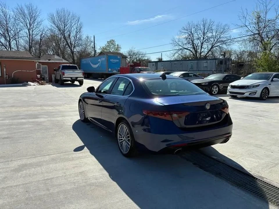2019 Alfa Romeo Giulia - Image 6 of 14