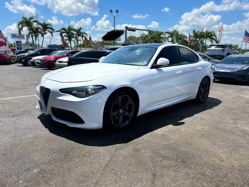 2019 Alfa Romeo Giulia - Image 2 of 11