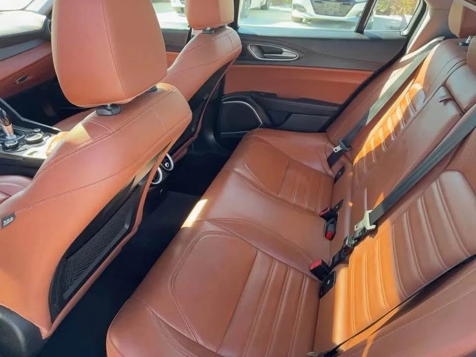 2019 Alfa Romeo Giulia - Image 9 of 14