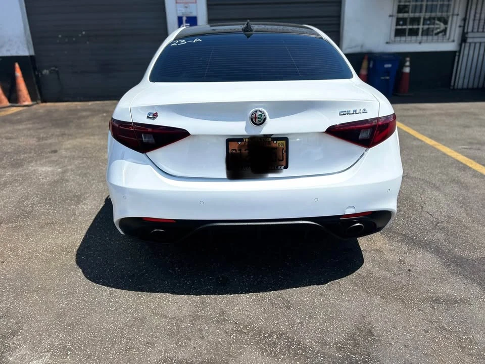 2019 Alfa Romeo Giulia - Image 4 of 11