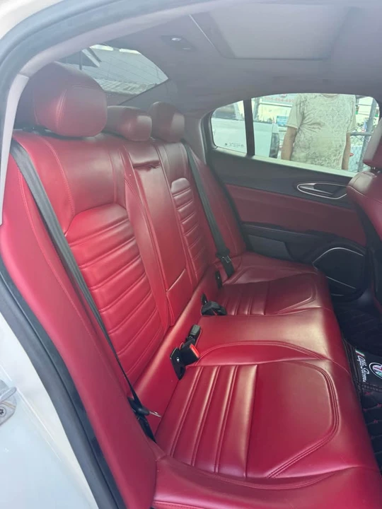 2019 Alfa Romeo Giulia - Image 13 of 18