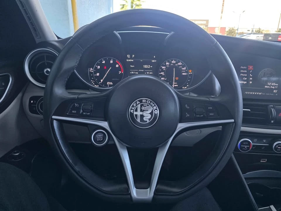 2019 Alfa Romeo Giulia - Image 17 of 18