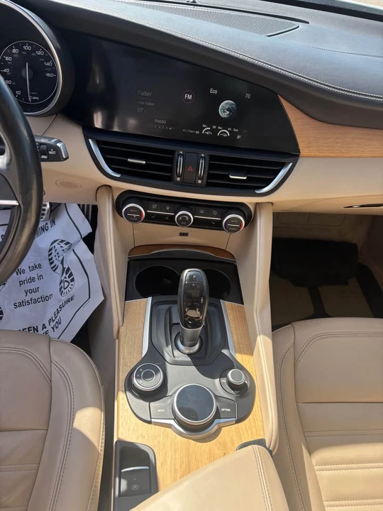 2019 Alfa Romeo Giulia - Image 7 of 12