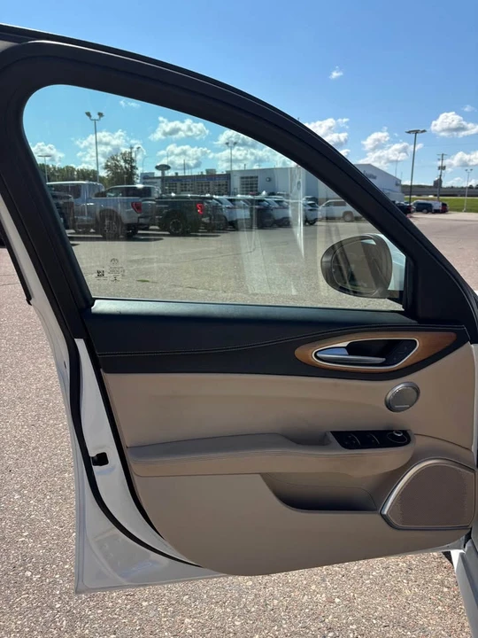 2019 Alfa Romeo Giulia - Image 2 of 12