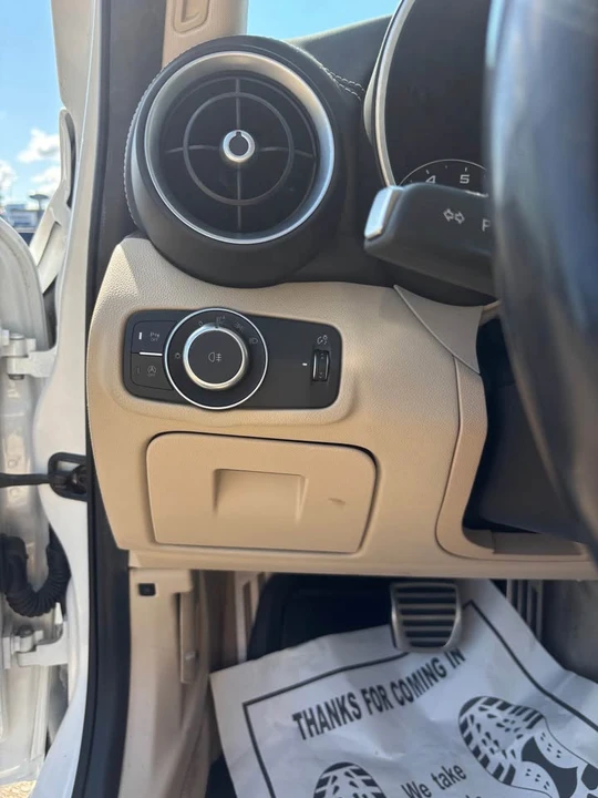 2019 Alfa Romeo Giulia - Image 4 of 12
