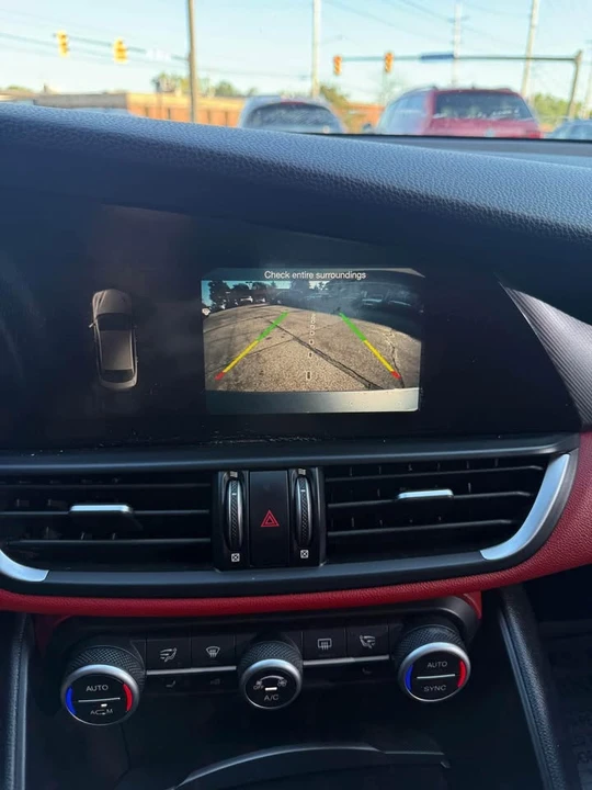 2019 Alfa Romeo Giulia - Image 14 of 16