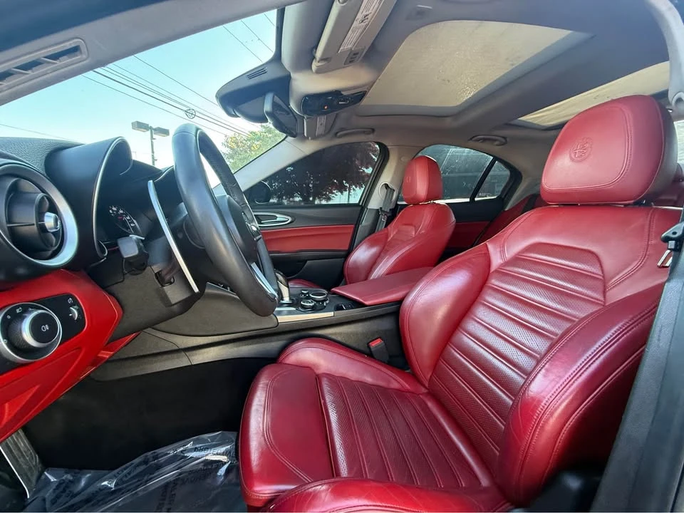 2019 Alfa Romeo Giulia - Image 11 of 16