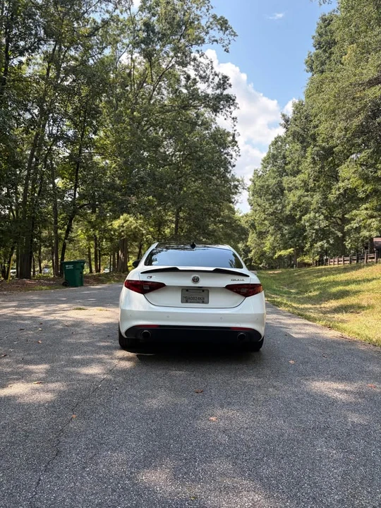 2019 Alfa Romeo Giulia - Image 6 of 17