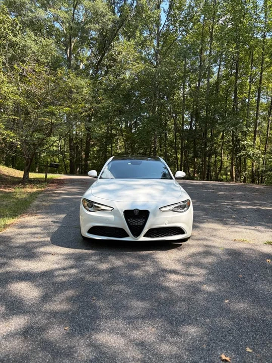 2019 Alfa Romeo Giulia - Image 2 of 17