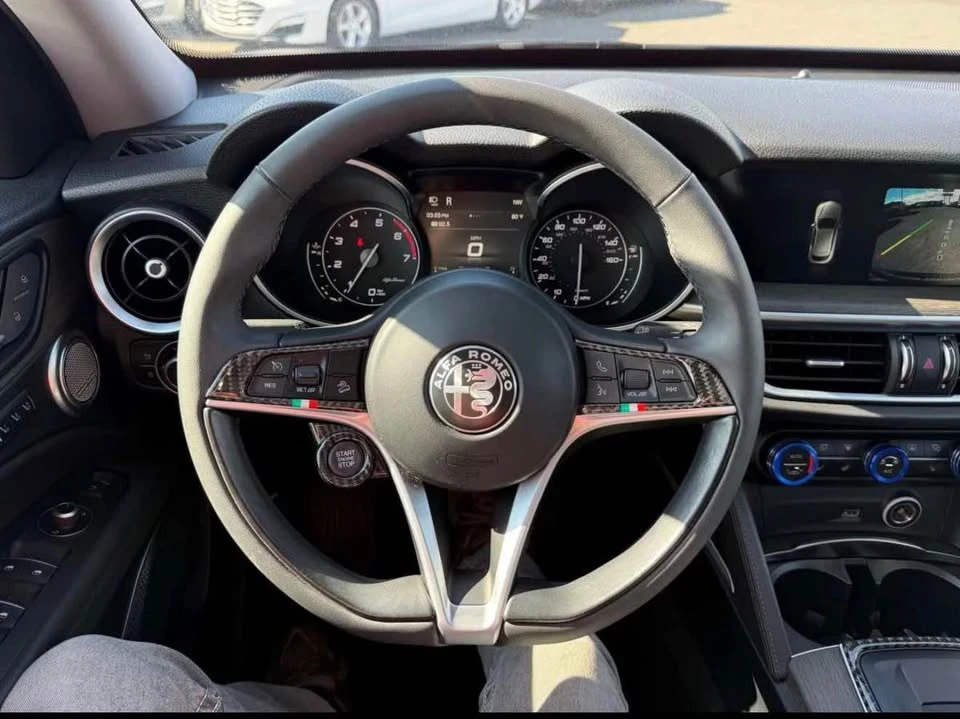 2019 Alfa Romeo Giulia - Image 7 of 13