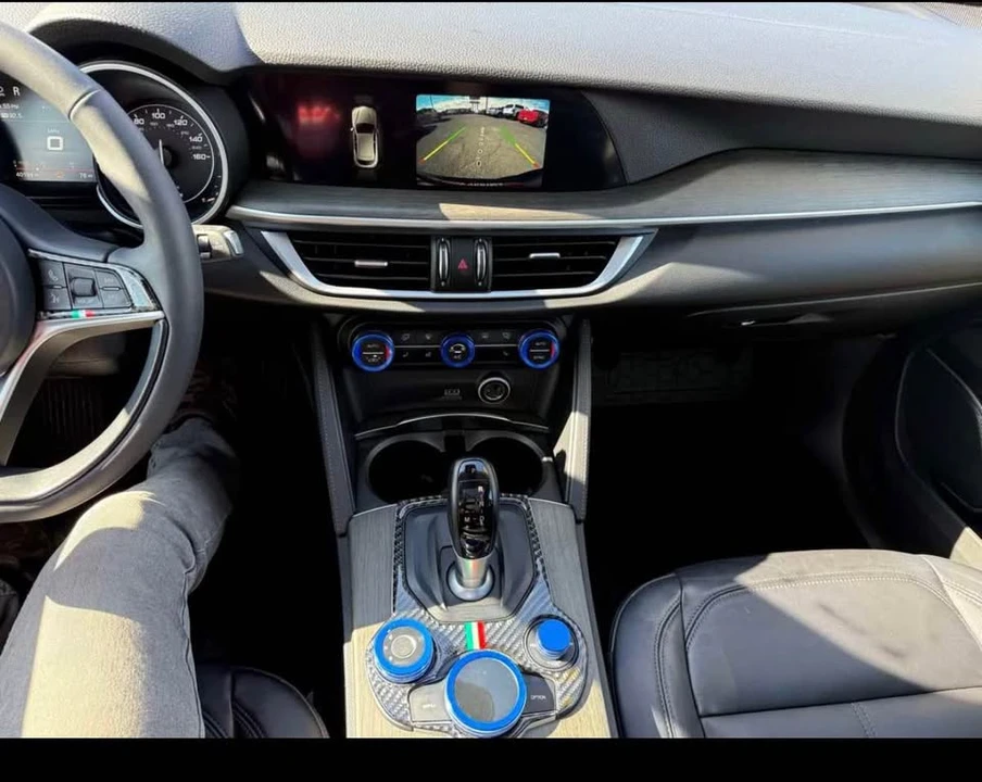 2019 Alfa Romeo Giulia - Image 8 of 13