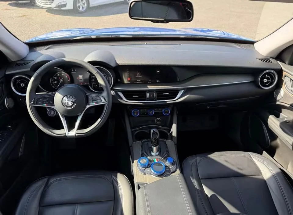 2019 Alfa Romeo Giulia - Image 9 of 13