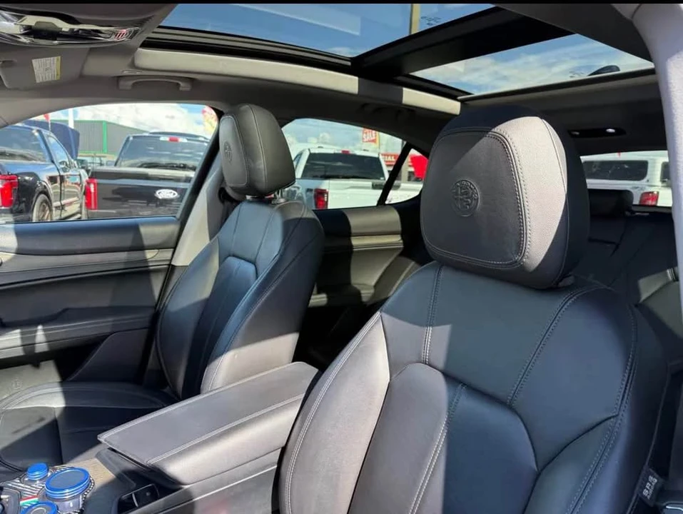 2019 Alfa Romeo Giulia - Image 11 of 13
