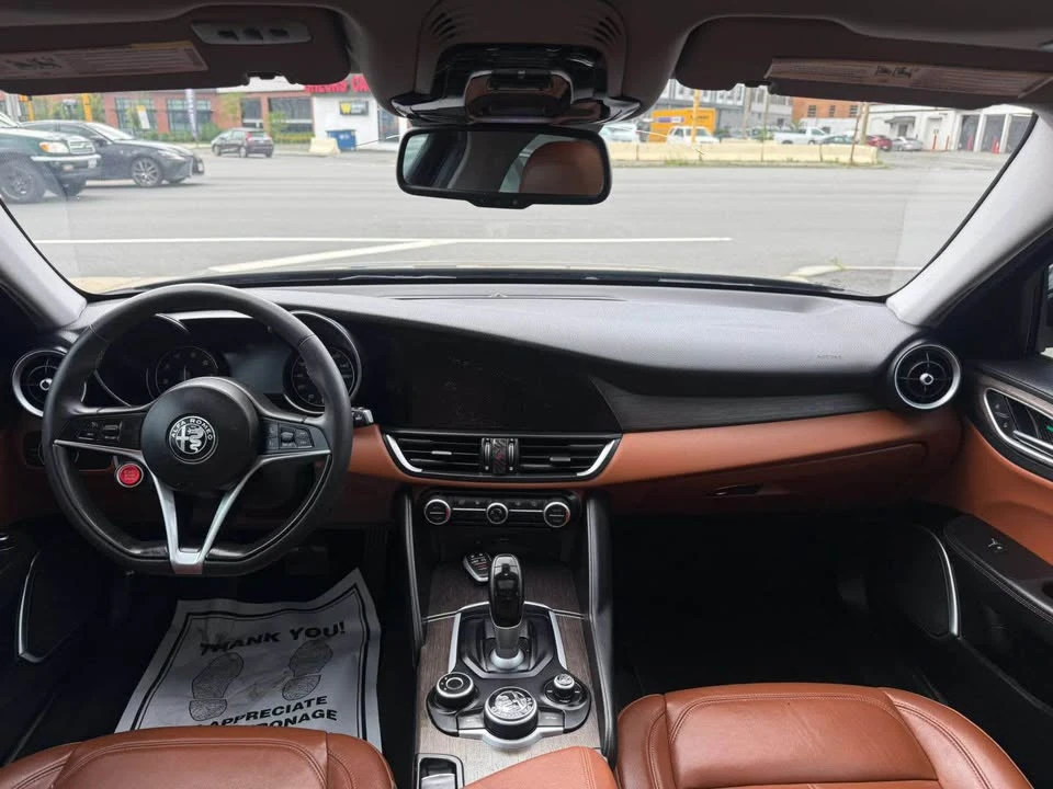 2019 Alfa Romeo Giulia - Image 11 of 16