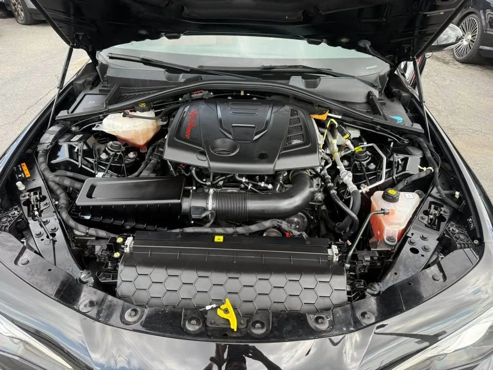 2019 Alfa Romeo Giulia - Image 15 of 16