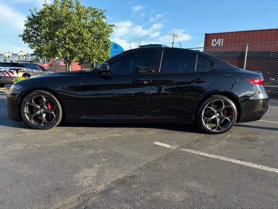 2019 Alfa Romeo Giulia - Image 4 of 11