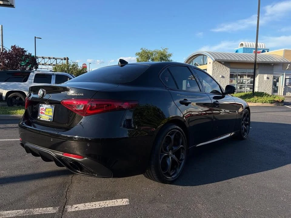 2019 Alfa Romeo Giulia - Image 7 of 20