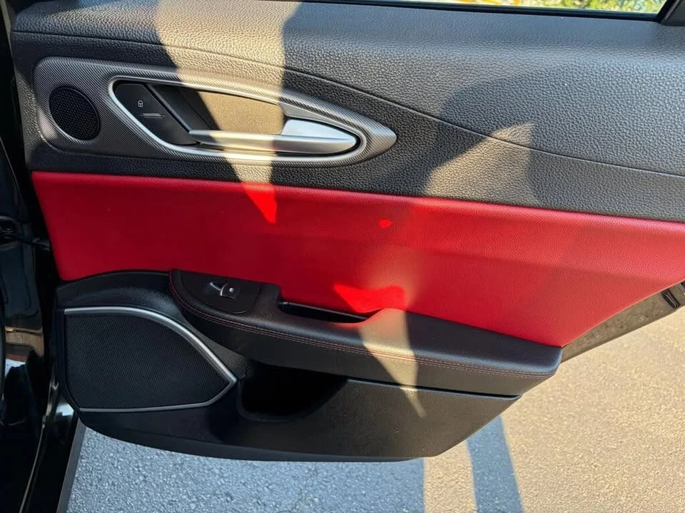 2019 Alfa Romeo Giulia - Image 18 of 20