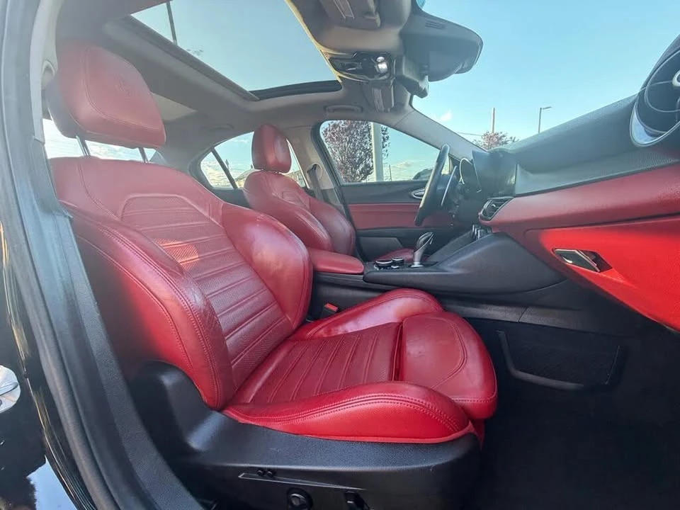 2019 Alfa Romeo Giulia - Image 16 of 20