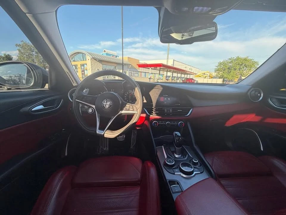2019 Alfa Romeo Giulia - Image 13 of 20