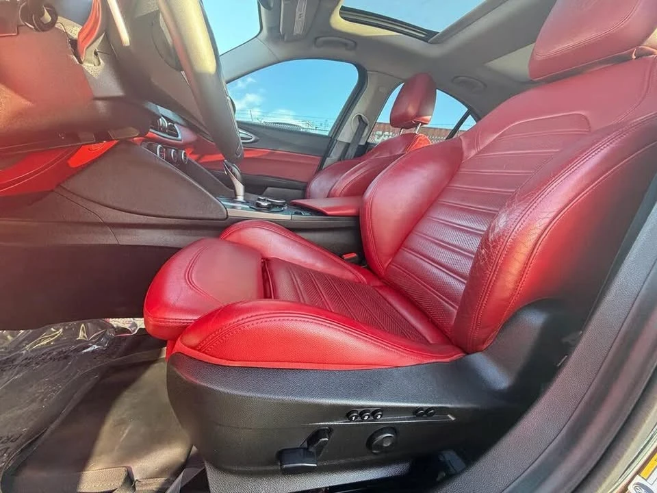 2019 Alfa Romeo Giulia - Image 11 of 20