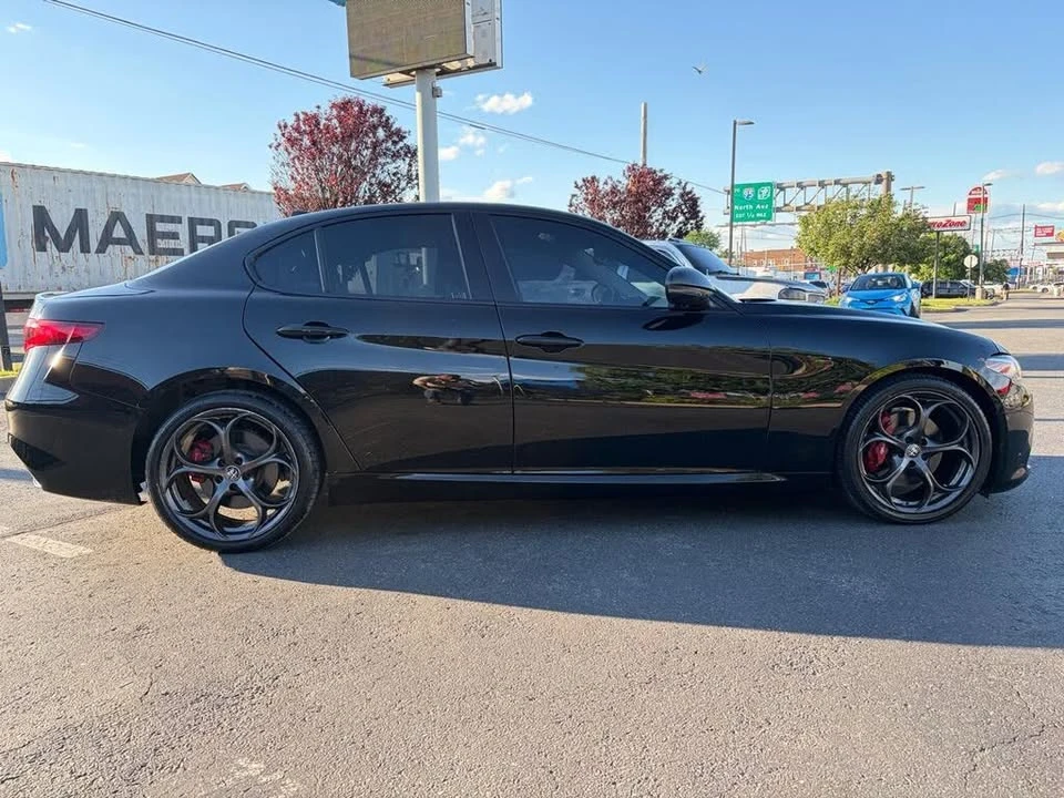 2019 Alfa Romeo Giulia - Image 8 of 20