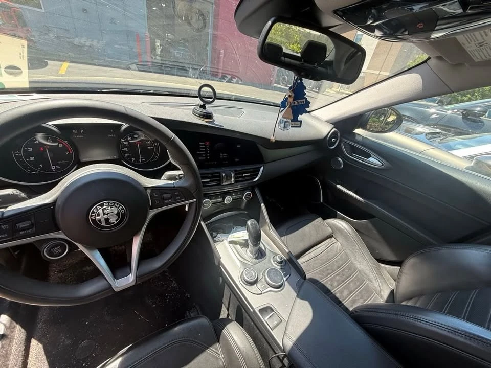 2019 Alfa Romeo Giulia - Image 13 of 13