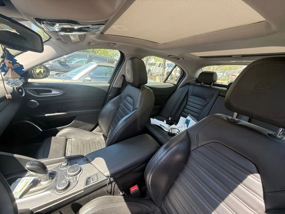 2019 Alfa Romeo Giulia - Image 12 of 13